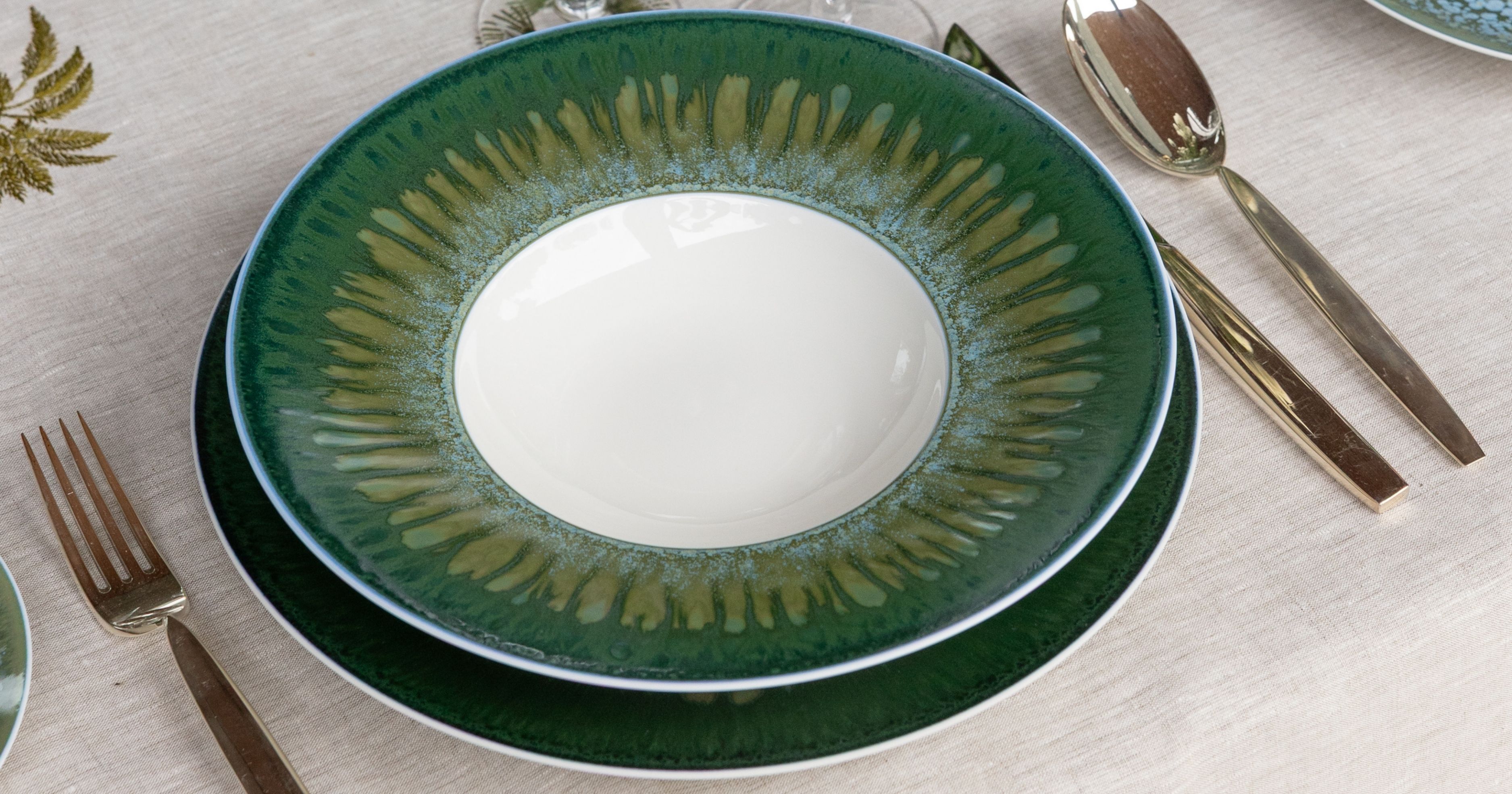 <b><a href="https://mdmaison.com/brands/jaune-de-chrome/cyclone"><b>Jaune de Chrome</b></b> Cyclone</a>&nbsp;— photo by MDMAISON